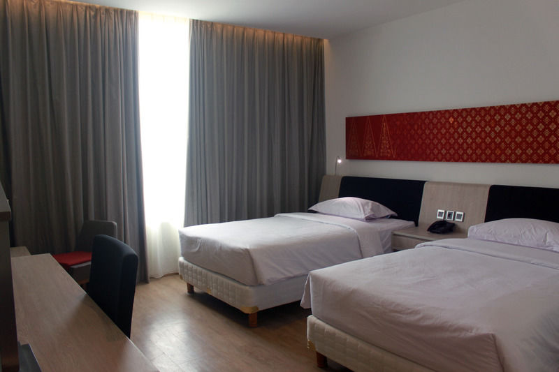 Fox Hotel Pekanbaru Ngoại thất bức ảnh