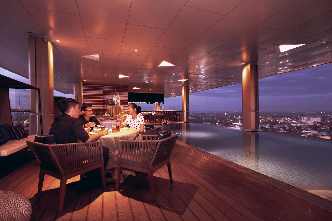 Fox Hotel Pekanbaru Ngoại thất bức ảnh
