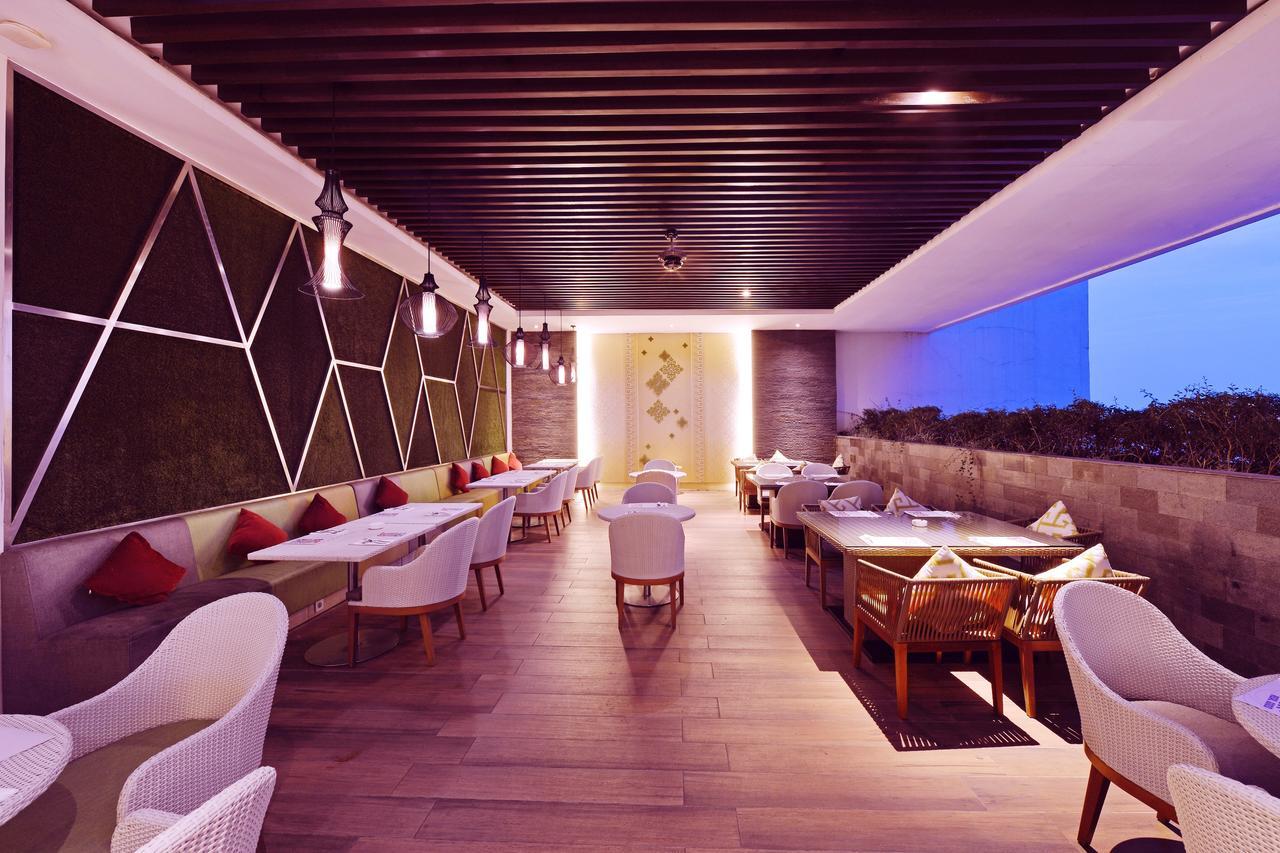 Fox Hotel Pekanbaru Ngoại thất bức ảnh