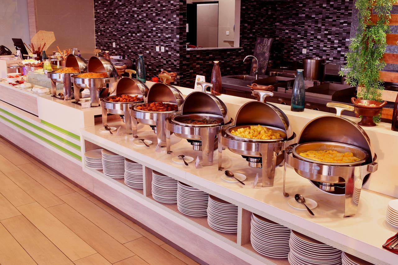 Fox Hotel Pekanbaru Ngoại thất bức ảnh
