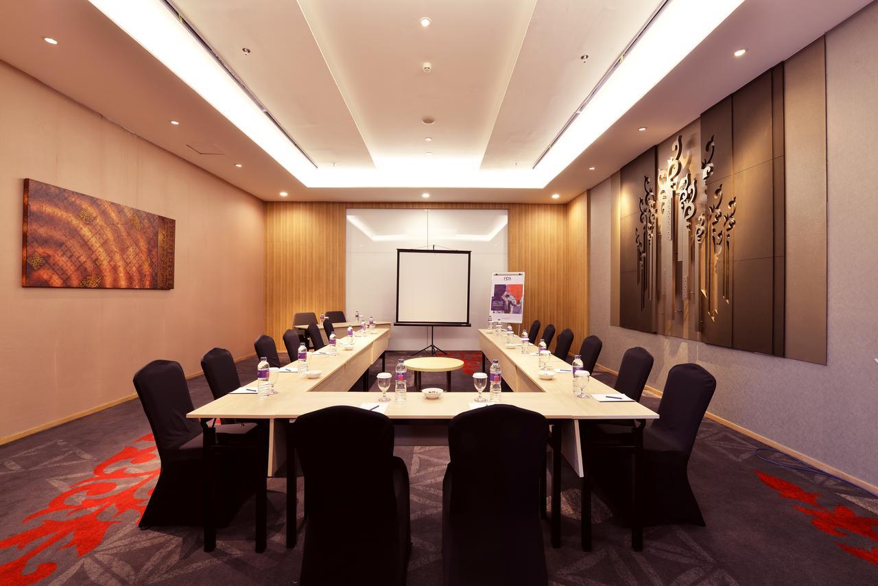 Fox Hotel Pekanbaru Ngoại thất bức ảnh