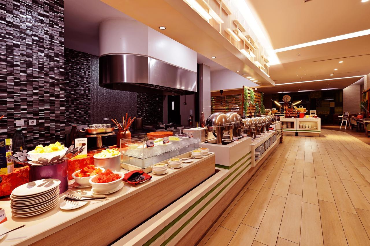 Fox Hotel Pekanbaru Ngoại thất bức ảnh