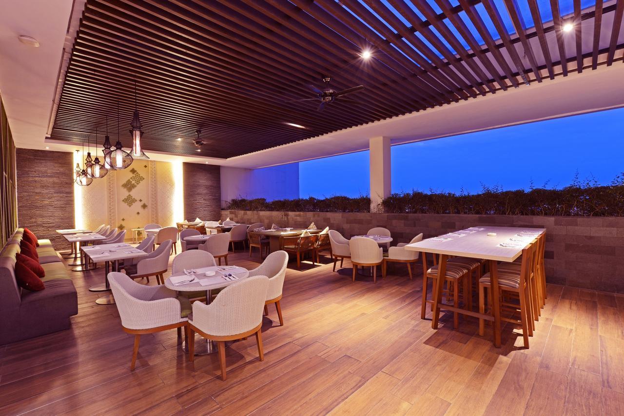 Fox Hotel Pekanbaru Ngoại thất bức ảnh
